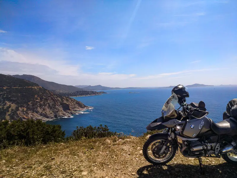 BMW GS at coastal overlook — Murcia, Spain